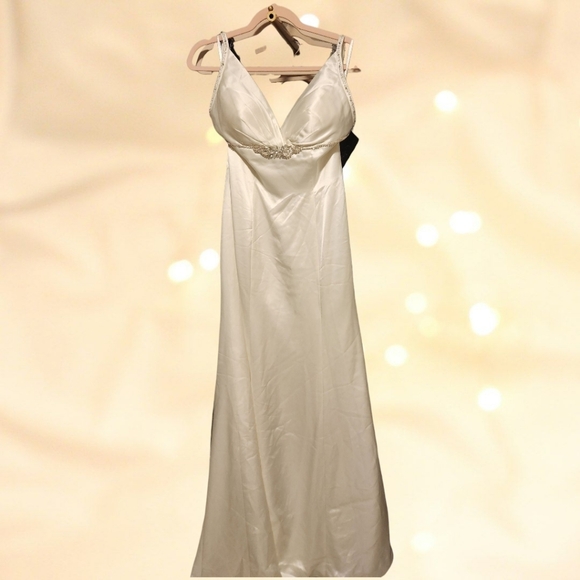 NWT Size 8 Venus Bridal Pallas Athena Ivory Satin Rhinestone Waist & Straps - Picture 6 of 10